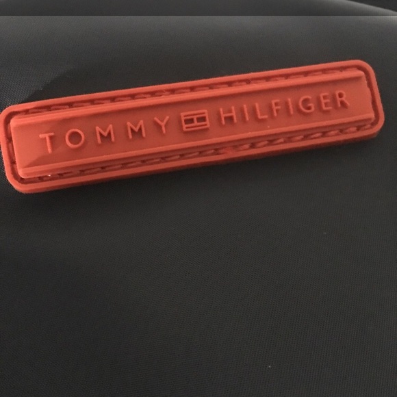 Tommy Hilfiger - Picture 4 of 5